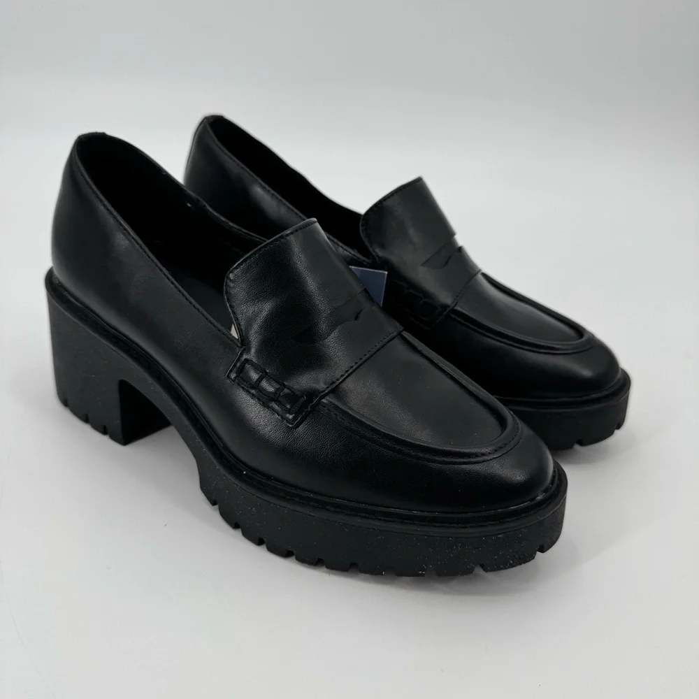 Universal Thread sleek black